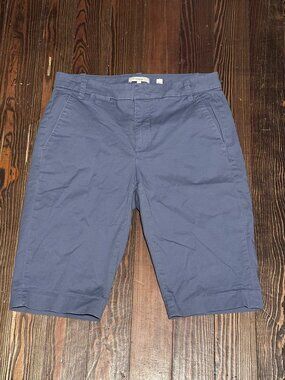 VINCE Women's 6 Avery Mid-Rise Italian Stretch-Cotton Bermuda Chino Shorts